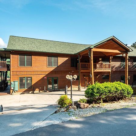 גטלינבורג Hickory Ridge By Avantstay Incredible Private Elevated Cabin Sleeps 20 מראה חיצוני תמונה
